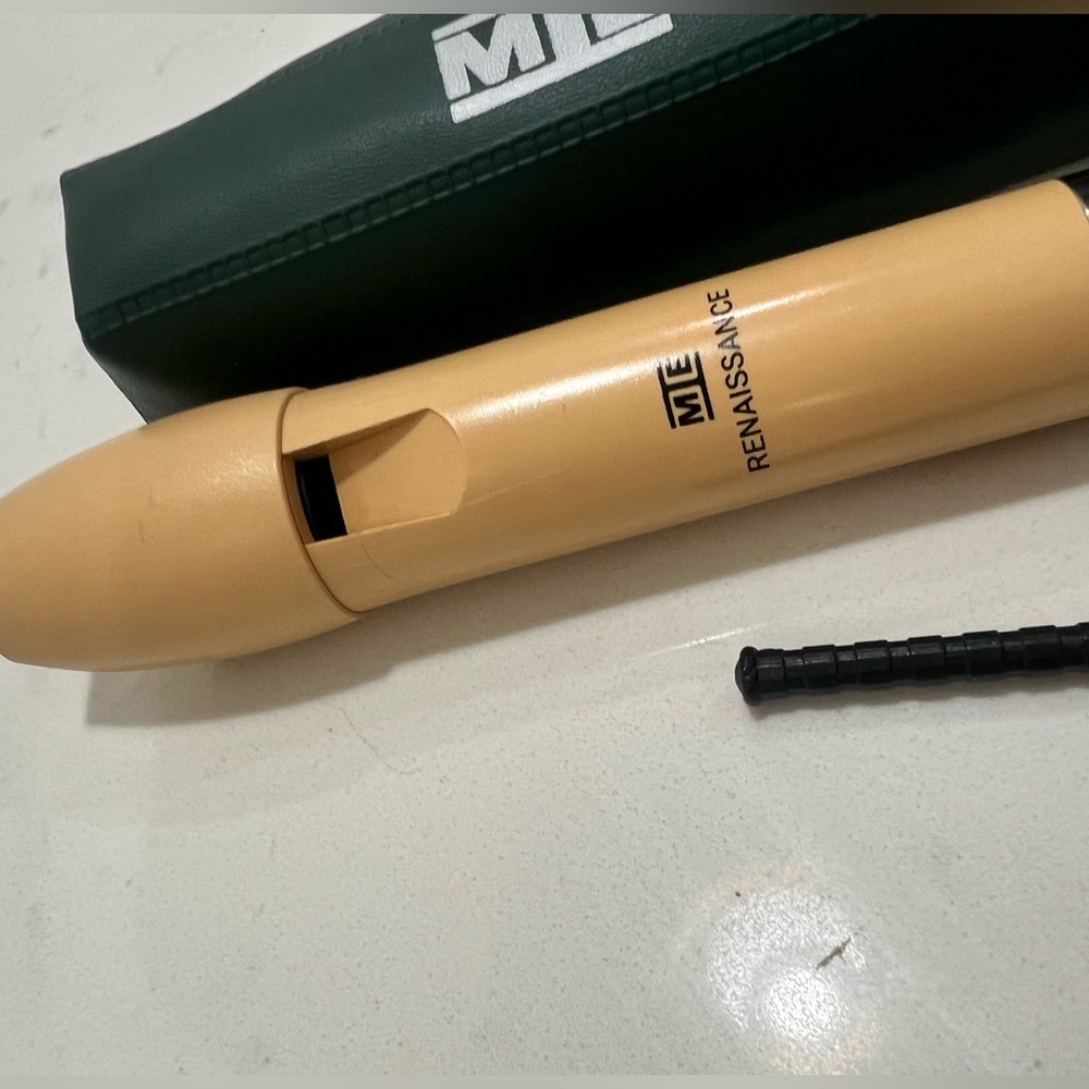 Soprano Tan Recorder with Green Case - Picture 7 of 7